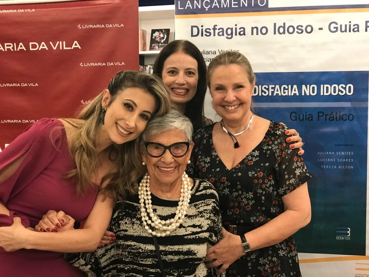 Dra. Juliana Venites com convidadas no lançamento do livro Disfagia no Idoso